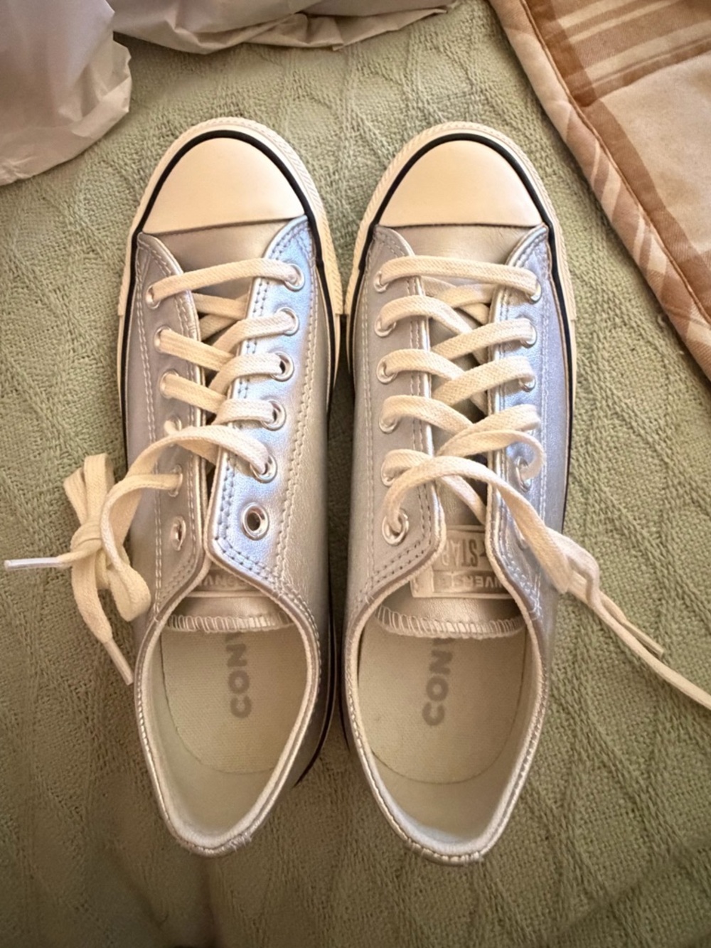 Converse All Star Silver leather! Women’s 7 BN w Box